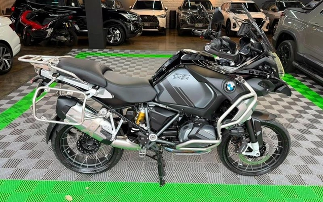 imagem-https://www.socarrao.com.br/sc-vehicle-images-prod/4006070/1790019649145-8300051_9_B_4114790fc5.jpeg