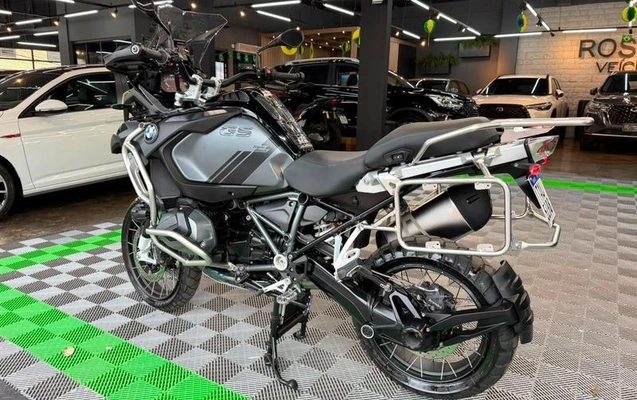 imagem-https://www.socarrao.com.br/sc-vehicle-images-prod/4006070/1790019649161-8300051_10_B_e93121937e.jpeg