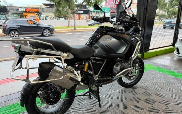 imagem-https://www.socarrao.com.br/sc-vehicle-images-prod/4006070/1790019649163-8300051_10_B_e04522f57b.jpeg
