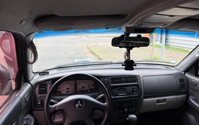 imagem-https://www.socarrao.com.br/sc-vehicle-images-prod/4006447/1790020408461-MTAuanBlZw.jpeg