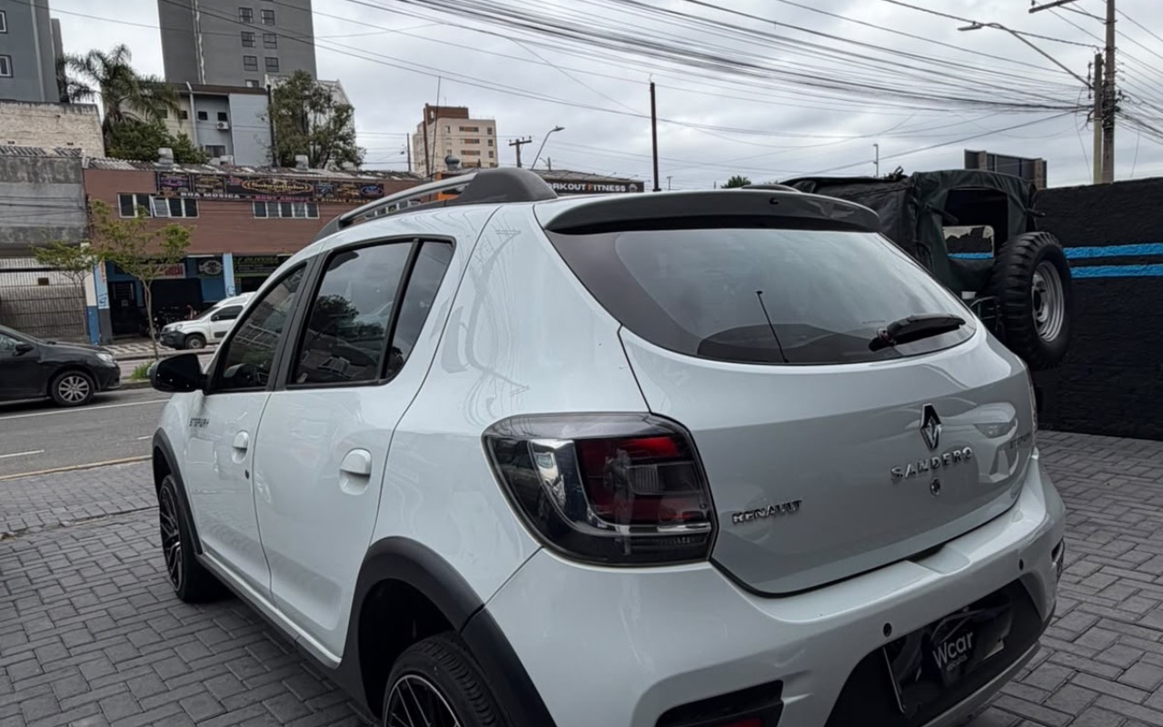 imagem-https://www.socarrao.com.br/sc-vehicle-images-prod/4006629/1790021074429-MTc4OWFmNTgtOTVkNC00OGEzLTljYjItZjllMmRjYmFhMGIzLmpwZWc.jpeg