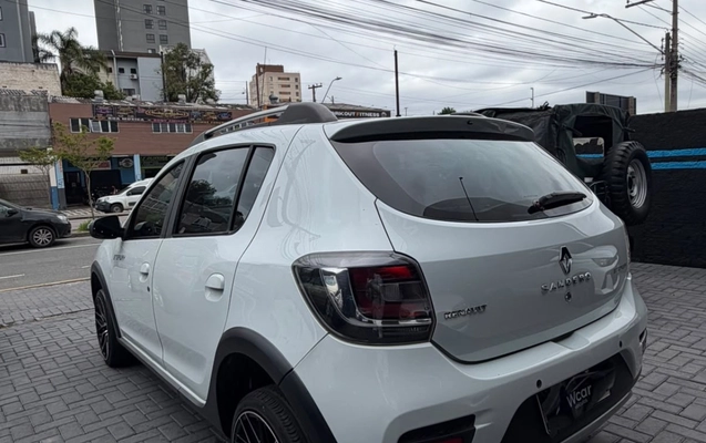 imagem-https://www.socarrao.com.br/sc-vehicle-images-prod/4006629/1790021074429-MTc4OWFmNTgtOTVkNC00OGEzLTljYjItZjllMmRjYmFhMGIzLmpwZWc.jpeg