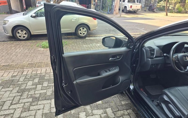 imagem-https://www.socarrao.com.br/sc-vehicle-images-prod/4006767/1790021199843-8493258_12_B_7ed26d116e.jpeg