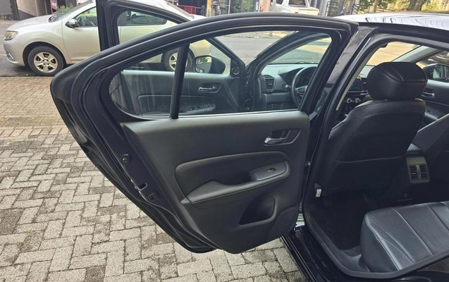 imagem-https://www.socarrao.com.br/sc-vehicle-images-prod/4006767/1790021199849-8493258_16_B_8d7b41b901.jpeg