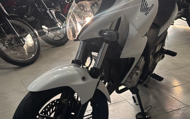 imagem-https://www.socarrao.com.br/sc-vehicle-images-prod/4006822/1790021522980-V2hhdHNBcHAgSW1hZ2UgMjAyNi0wOS0yMSBhdCAxNi41My4yOS5qcGVn.jpeg