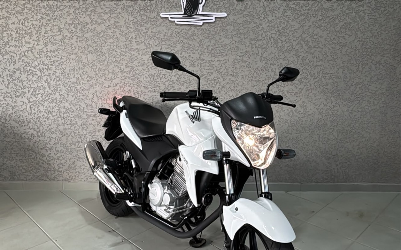 imagem-https://www.socarrao.com.br/sc-vehicle-images-prod/4006822/1790021523153-V2hhdHNBcHAgSW1hZ2UgMjAyNi0wOS0yMSBhdCAxNi41NC40MC5qcGVn.jpeg