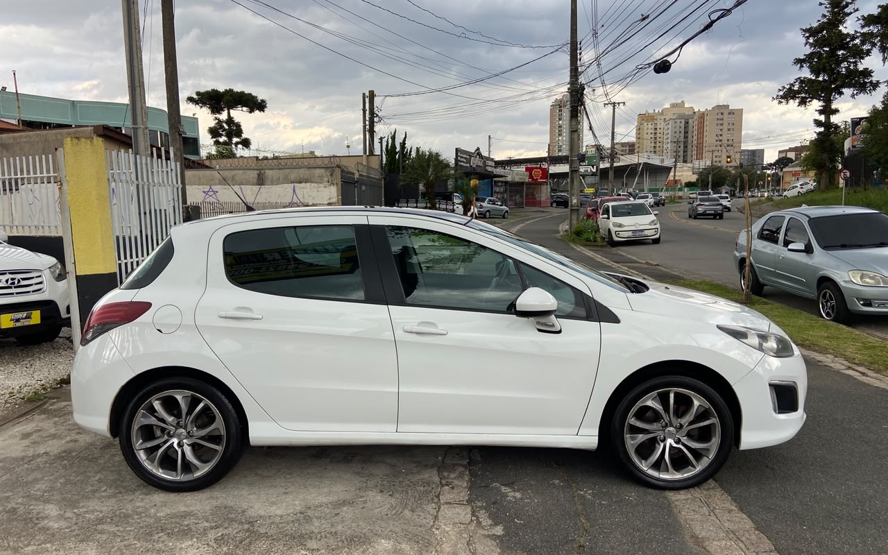 imagem-https://www.socarrao.com.br/sc-vehicle-images-prod/4006826/1790021706285-V2hhdHNBcHAgSW1hZ2UgMjAyNi0wOS0yMSBhdCAxNy4wMC4zNCAoMSkuanBlZw.jpeg