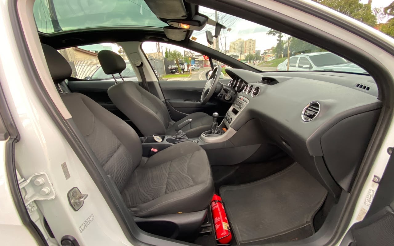 imagem-https://www.socarrao.com.br/sc-vehicle-images-prod/4006826/1790021706447-V2hhdHNBcHAgSW1hZ2UgMjAyNi0wOS0yMSBhdCAxNy4wMC4zNS5qcGVn.jpeg