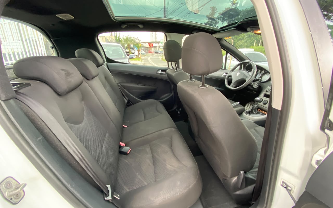 imagem-https://www.socarrao.com.br/sc-vehicle-images-prod/4006826/1790021706511-V2hhdHNBcHAgSW1hZ2UgMjAyNi0wOS0yMSBhdCAxNy4wMC4zNSAoMSkuanBlZw.jpeg