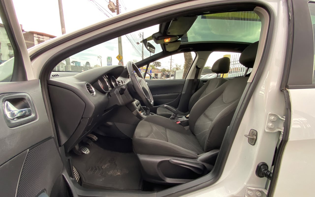 imagem-https://www.socarrao.com.br/sc-vehicle-images-prod/4006826/1790021706653-V2hhdHNBcHAgSW1hZ2UgMjAyNi0wOS0yMSBhdCAxNy4wMC4zNiAoMSkuanBlZw.jpeg