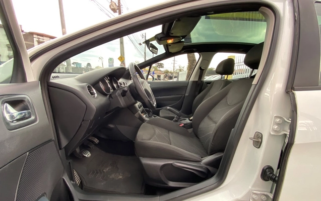imagem-https://www.socarrao.com.br/sc-vehicle-images-prod/4006826/1790021706653-V2hhdHNBcHAgSW1hZ2UgMjAyNi0wOS0yMSBhdCAxNy4wMC4zNiAoMSkuanBlZw.jpeg