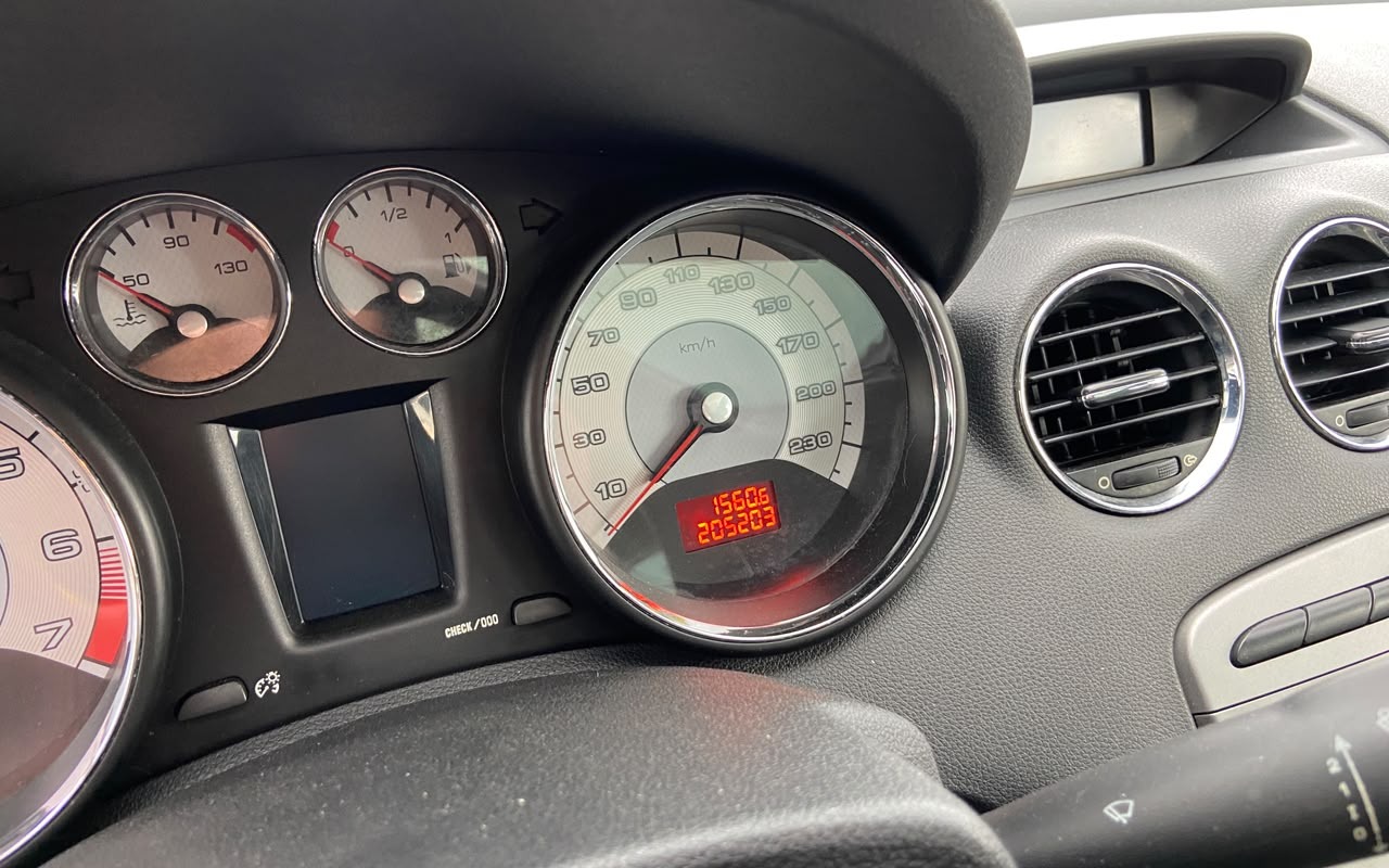 imagem-https://www.socarrao.com.br/sc-vehicle-images-prod/4006826/1790021706815-V2hhdHNBcHAgSW1hZ2UgMjAyNi0wOS0yMSBhdCAxNy4wMC4zOC5qcGVn.jpeg