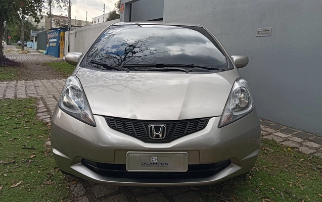 imagem-https://www.socarrao.com.br/sc-vehicle-images-prod/4006905/1790021985184-vehicle_image_1790021798_bf097c3c180b6caa42e7253450b92d7e.jpeg