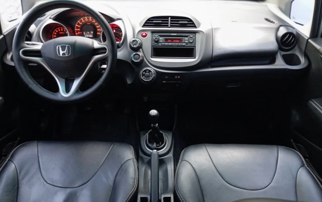 imagem-https://www.socarrao.com.br/sc-vehicle-images-prod/4006905/1790021985189-vehicle_image_1790021816_3106921d7b2a930d25ba4798bc368497.jpeg