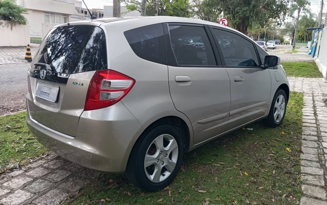 imagem-https://www.socarrao.com.br/sc-vehicle-images-prod/4006905/1790021985203-vehicle_image_1790021876_4ba6bfbc854eee450fc278df8ac7adc8.jpeg