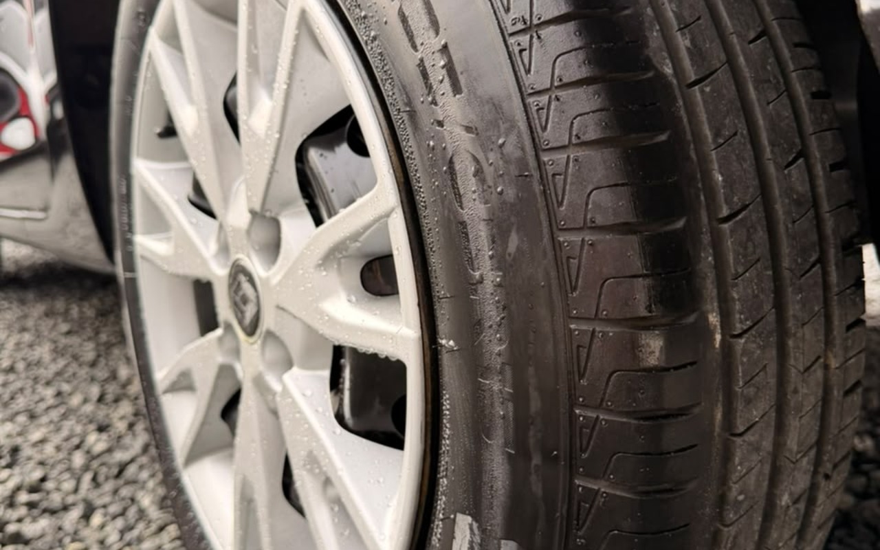 imagem-https://www.socarrao.com.br/sc-vehicle-images-prod/4007066/1790022264606-V2hhdHNBcHAgSW1hZ2UgMjAyNi0wOS0yMSBhdCAxNi41Mi4xNyAoMikuanBlZw.jpeg