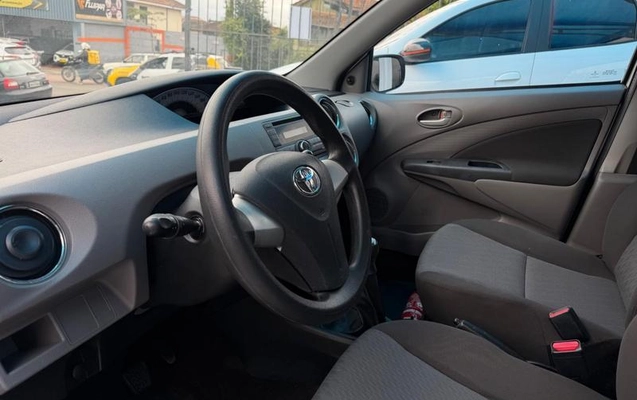 imagem-https://www.socarrao.com.br/sc-vehicle-images-prod/4007235/1790022588610-8460654_6_B_8150054aeb.jpeg