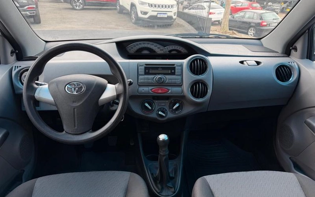 imagem-https://www.socarrao.com.br/sc-vehicle-images-prod/4007235/1790022588613-8460654_8_B_8a4ca9805f.jpeg