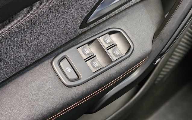 imagem-https://www.socarrao.com.br/sc-vehicle-images-prod/4007282/1790022773608-1_025340.jpg