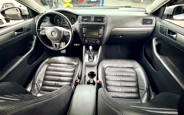 imagem-https://www.socarrao.com.br/sc-vehicle-images-prod/4007335/1790023057959-402b2d754a8a4c9fa182a0c2c9ec99de_1790000824713.jpg