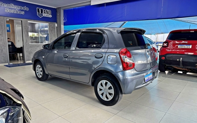 imagem-https://www.socarrao.com.br/sc-vehicle-images-prod/4007415/1791045131063-FED5X0xEQz72jYlcsRLXw2KrVhjSvJhE.jpg