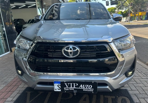 Toyota Hilux 2022 Prata — foto 1 de 3