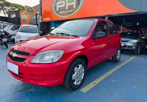 Chevrolet Celta 2013 Vermelho — foto 1 de 3