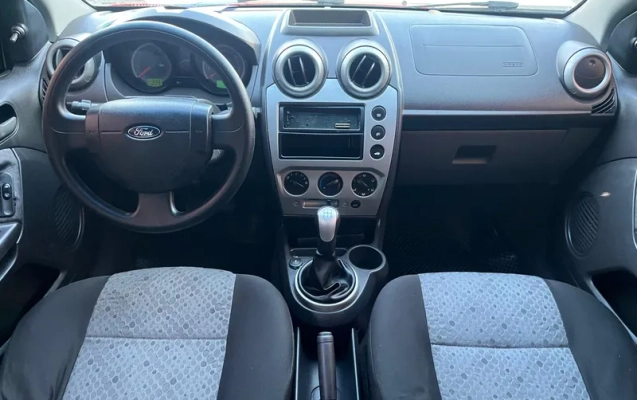 imagem-https://www.socarrao.com.br/sc-vehicle-images-prod/4008371/1790024973868-4fa5df7d-5f09-4d01-a3c1-a51059c9bcac.webp