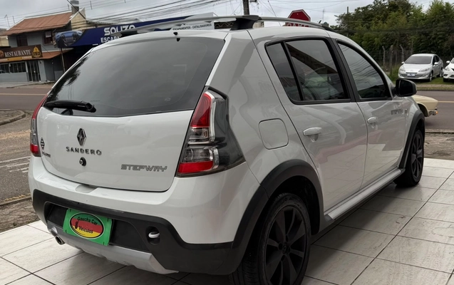 imagem-https://www.socarrao.com.br/sc-vehicle-images-prod/4008406/1790279932640-NGVkZTBiNDktODRjNC00MzRkLWIwMmYtMjhiN2E0NDFkMzQ0LmpwZw.jpg