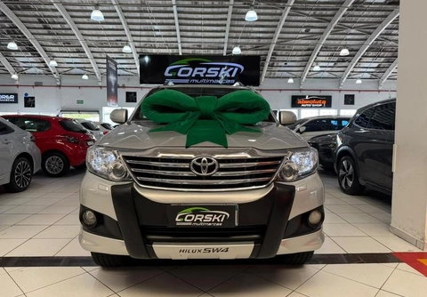 Toyota Hilux SW4 2013 Prata — foto 1 de 3