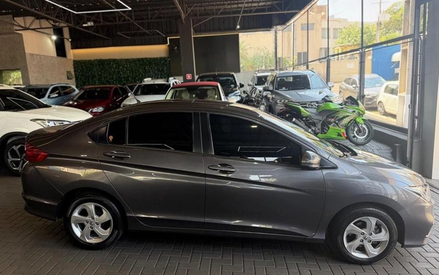 imagem-https://www.socarrao.com.br/sc-vehicle-images-prod/4008934/1790025824176-8481939_2_B_d8825130b5.jpeg