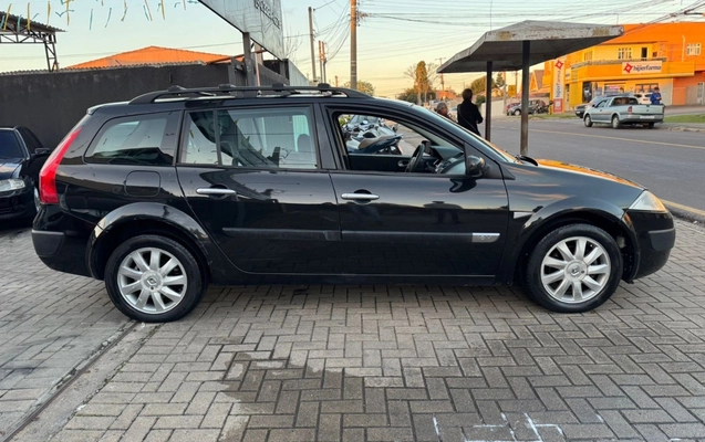 imagem-https://www.socarrao.com.br/sc-vehicle-images-prod/4008944/1790025981179-OTFlODBkOWUtYzM0ZS00YmRiLTg0ZGYtMTlhNzA2MjNhMjhhLmpwZWc.jpeg