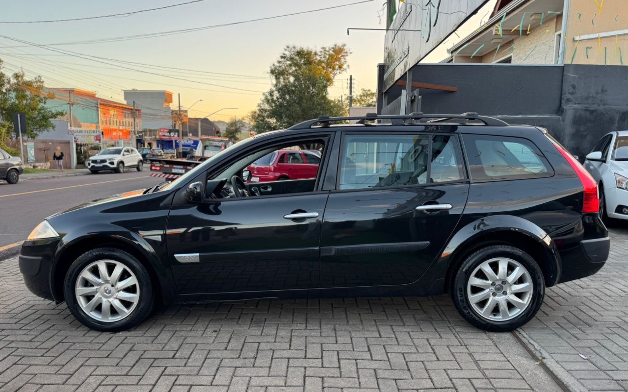 imagem-https://www.socarrao.com.br/sc-vehicle-images-prod/4008944/1790025981281-ZDExZWM3YjQtZDNhYS00NjVjLWI3OGItNjg3NzhjZDVhY2YwLmpwZWc.jpeg