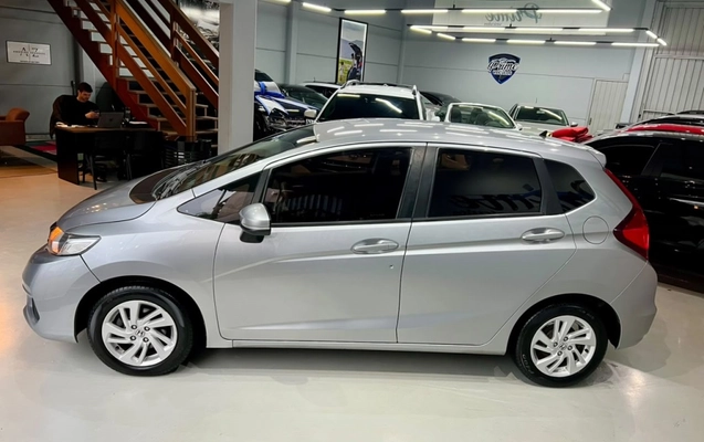 imagem-https://www.socarrao.com.br/sc-vehicle-images-prod/4010086/1790028964407-11_071524.jpg