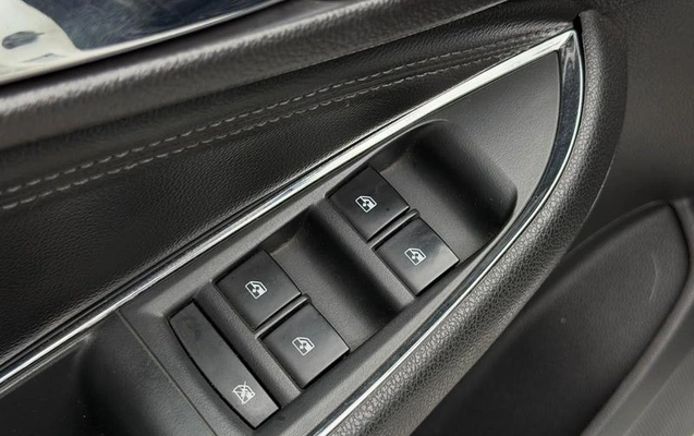 imagem-https://www.socarrao.com.br/sc-vehicle-images-prod/4010197/1791394923664-8472921_11_B_8a84d12cbe.jpeg