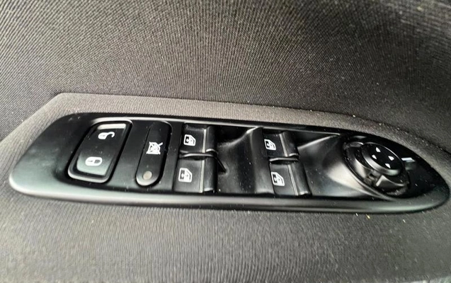 imagem-https://www.socarrao.com.br/sc-vehicle-images-prod/4010452/1790029939107-8499257_8_B_ec32789618.jpeg