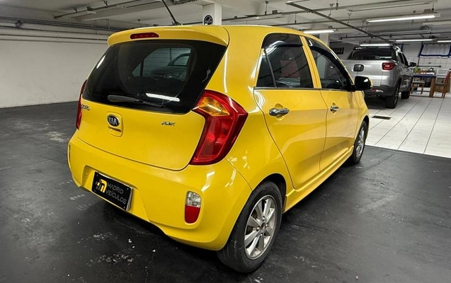 imagem-https://www.socarrao.com.br/sc-vehicle-images-prod/4010694/1792585652228-8483989_5_B_00ff005084.jpeg