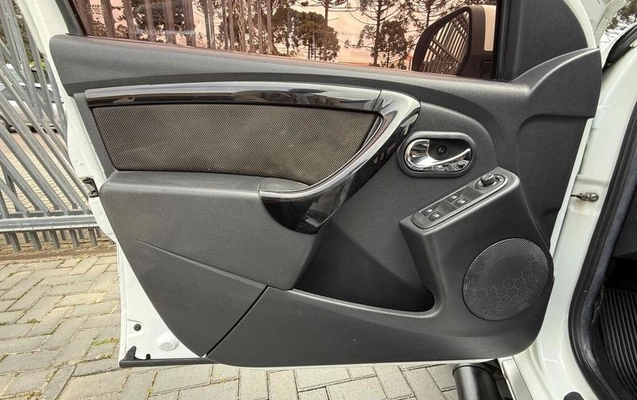 imagem-https://www.socarrao.com.br/sc-vehicle-images-prod/4010753/1790030344644-8488424_10_B_937cea7fed.jpeg