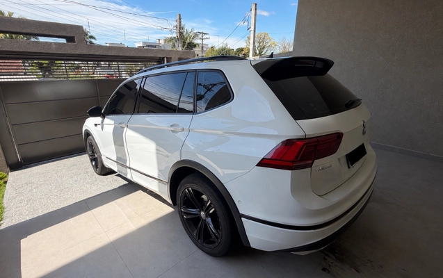 imagem-https://www.socarrao.com.br/sc-vehicle-images-prod/4012668/1790594811512-NDFDM0Y0NUQtQkIxQy00MkYyLUJBODItMkQ5MjREMUY3NTQ1LnBuZw.png