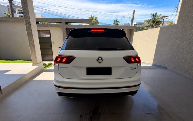 imagem-https://www.socarrao.com.br/sc-vehicle-images-prod/4012668/1790594812061-MjdCOTM0OEQtMDc1OS00Nzg0LUI5RTctQTIxQjlBMTk3NDA1LnBuZw.png