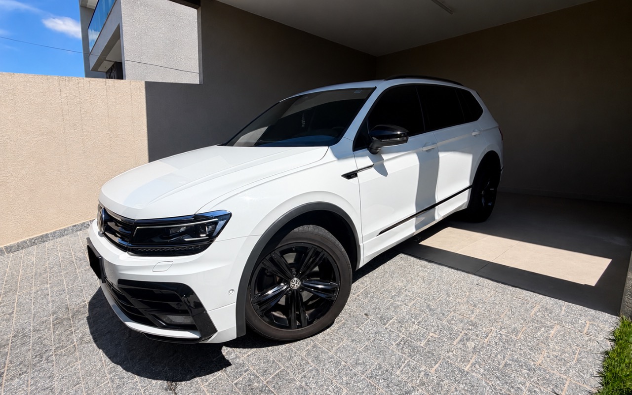 imagem-https://www.socarrao.com.br/sc-vehicle-images-prod/4012668/1790594813313-RjA2RTJBNUUtMjU0RC00OEE4LTlFNTUtNjU5MTUyQUQ0ODI0LnBuZw.png