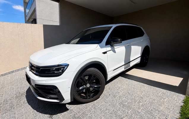 imagem-https://www.socarrao.com.br/sc-vehicle-images-prod/4012668/1790594813313-RjA2RTJBNUUtMjU0RC00OEE4LTlFNTUtNjU5MTUyQUQ0ODI0LnBuZw.png