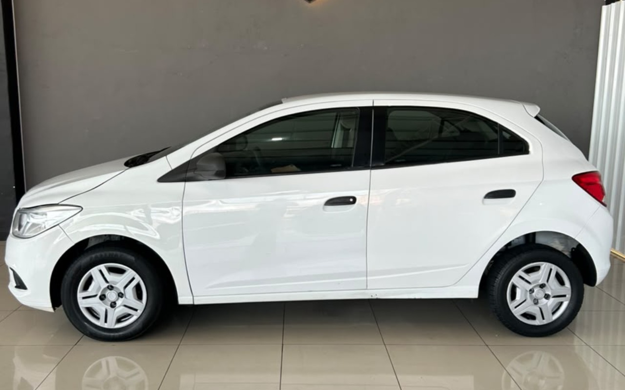 imagem-https://www.socarrao.com.br/sc-vehicle-images-prod/4012915/1790036498863-V2hhdHNBcHAgSW1hZ2UgMjAyNi0wOS0yMSBhdCAxNC4xOS4wOSAoMikuanBlZw.jpeg