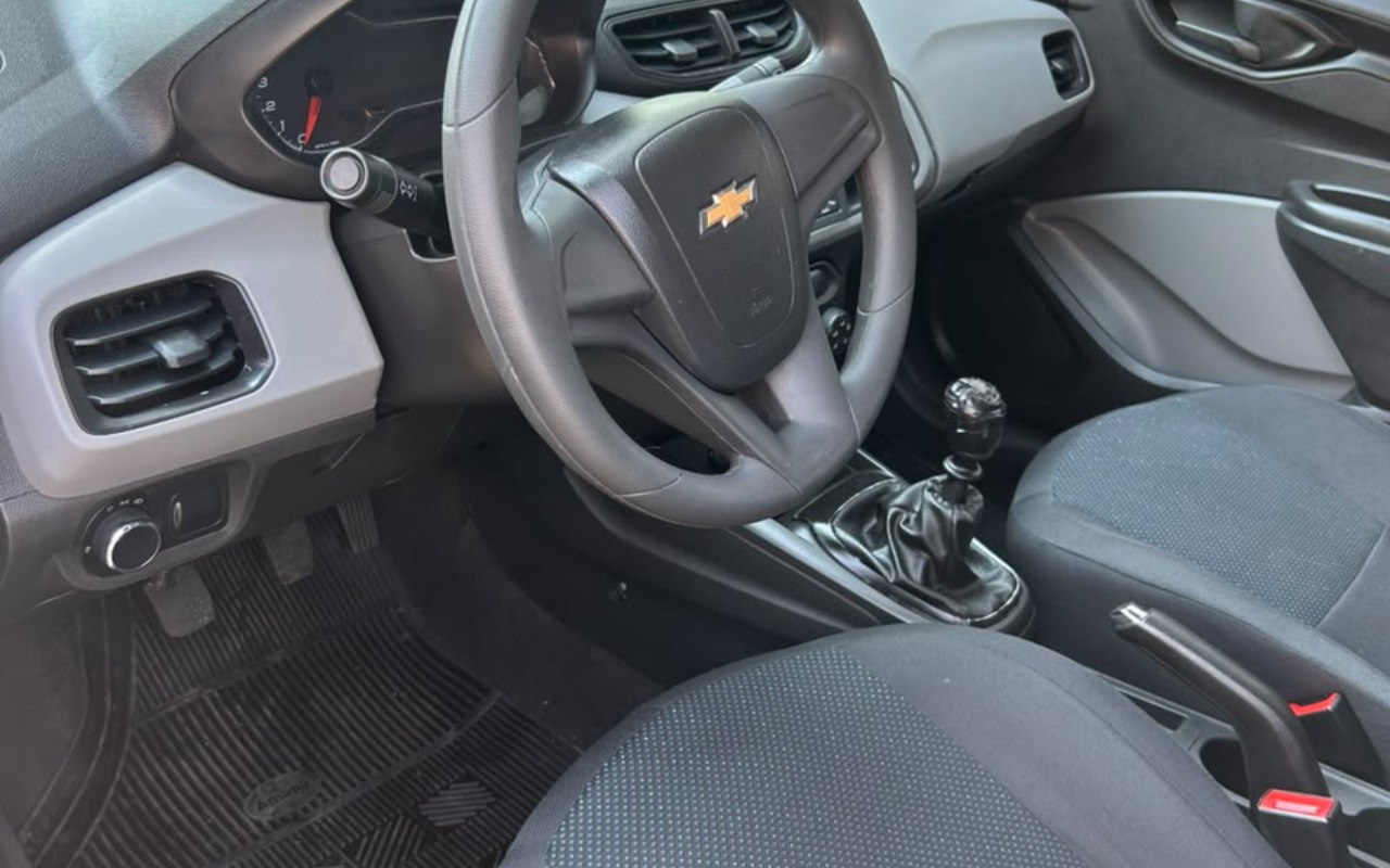 imagem-https://www.socarrao.com.br/sc-vehicle-images-prod/4012915/1790036499342-V2hhdHNBcHAgSW1hZ2UgMjAyNi0wOS0yMSBhdCAxNC4xOS4xMS5qcGVn.jpeg