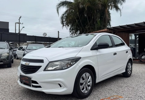 Chevrolet Onix 2016 Branco — foto 1 de 3