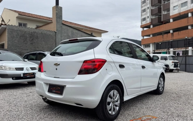 imagem-https://www.socarrao.com.br/sc-vehicle-images-prod/4013751/1790038274861-NC5qcGVn.jpeg