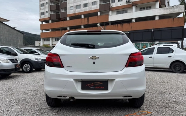 imagem-https://www.socarrao.com.br/sc-vehicle-images-prod/4013751/1790038274921-NS5qcGVn.jpeg