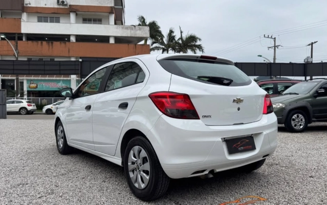 imagem-https://www.socarrao.com.br/sc-vehicle-images-prod/4013751/1790038275014-Ni5qcGVn.jpeg