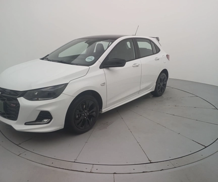 Chevrolet Onix 2025 Branco — foto 1 de 3