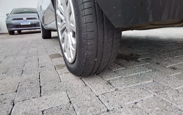 imagem-https://www.socarrao.com.br/sc-vehicle-images-prod/4023068/1790060042450-1_034150.jpg